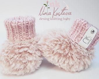 Botitas de bebé tejidas a mano con piel sintética: pantuflas suaves para recién nacidos