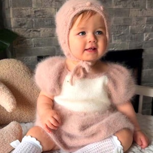 Baby Mädchen Strickkleid und Angora Mütze | Strickset für ein Mädchen | Angora Kleid und Mütze | Geschenk für Baby Mädchen