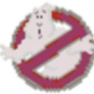 Puede incluir: Un fantasma blanco con una expresión de sorpresa está dentro de un círculo rojo con una línea diagonal que lo atraviesa. El fantasma es el logotipo icónico de la franquicia Ghostbusters.