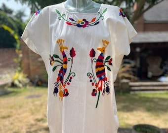 Vintage embroidered mexican cotton dress with hand embroidered flowers and birds, Embroidered Mexican, mexican dress, huipil, mexican kaftan