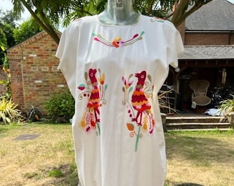 Vintage embroidered mexican cotton dress with hand embroidered flowers and birds, Embroidered Mexican, mexican dress, huipil, mexican kaftan