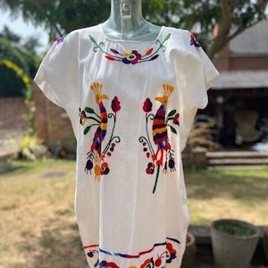 Vintage embroidered mexican cotton dress with hand embroidered flowers and birds, Embroidered Mexican, mexican dress, huipil, mexican kaftan image 1