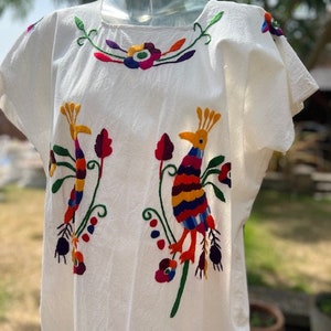 Vintage embroidered mexican cotton dress with hand embroidered flowers and birds, Embroidered Mexican, mexican dress, huipil, mexican kaftan image 4