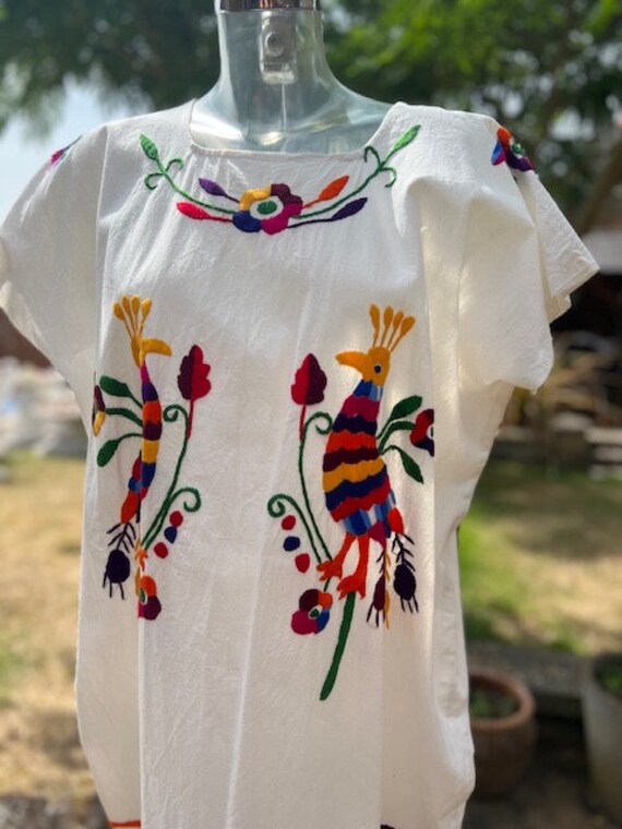 Vintage embroidered mexican cotton dress with han… - image 4