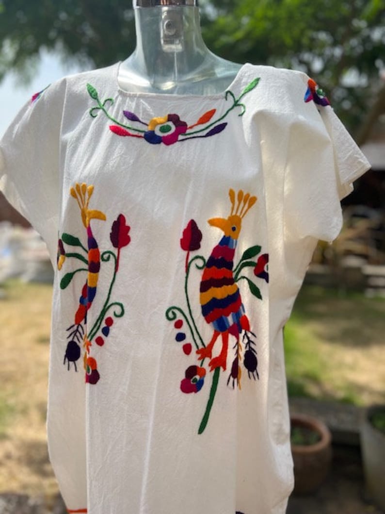 Vintage embroidered mexican cotton dress with hand embroidered flowers and birds, Embroidered Mexican, mexican dress, huipil, mexican kaftan image 4