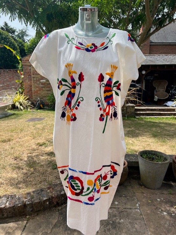 Vintage embroidered mexican cotton dress with han… - image 5