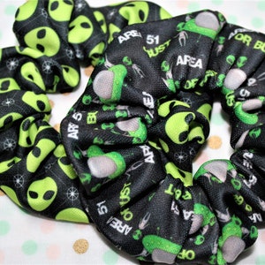 Alien Scrunchie / Scrunchies / UFO / Space Invaders / Mars