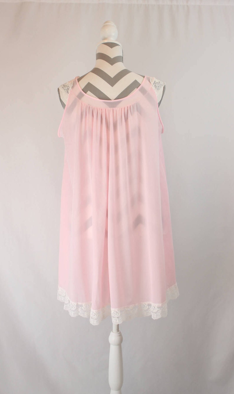 Vintage 1960/'s Miss Elaine Embroidered Sheer Nightgown and Robe Set Pink with White Lace Trim