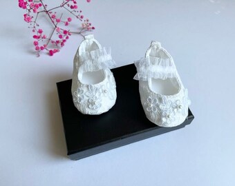 0-12 months / White / Baby Shoes, Baby Christening Shoes, Newborn Baby Lace Flowers shoes, Baby Baptism Shoes, Baby Shower Gift BS026