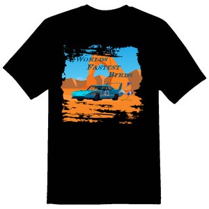 Camiseta en blanco o negro con dibujo de muscle car de los pájaros más rápidos del mundo