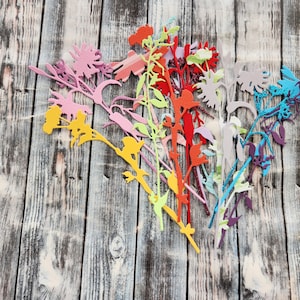 ジャーナル、タグ、装飾、ポケットレター、ジャンクジャーナリング、その他の工芸品に最適な Tim Holtz のワイルドフラワー ステム #3 ダイカット。