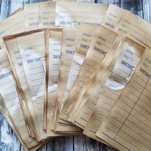 Tarjetas de biblioteca teñidas de café. Diario basura, suministro de diarios, suministro de álbumes de recortes, grungy, vintage, efímera.