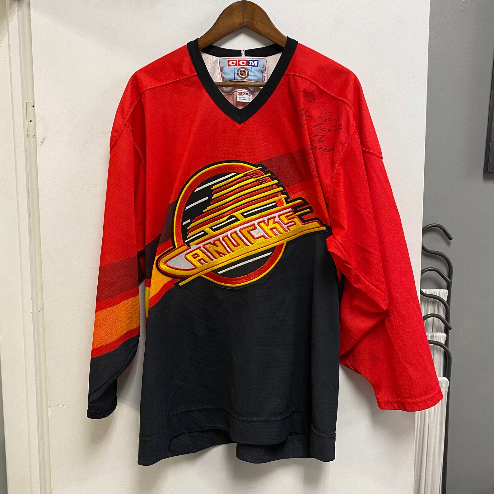 canucks retro jersey 2016