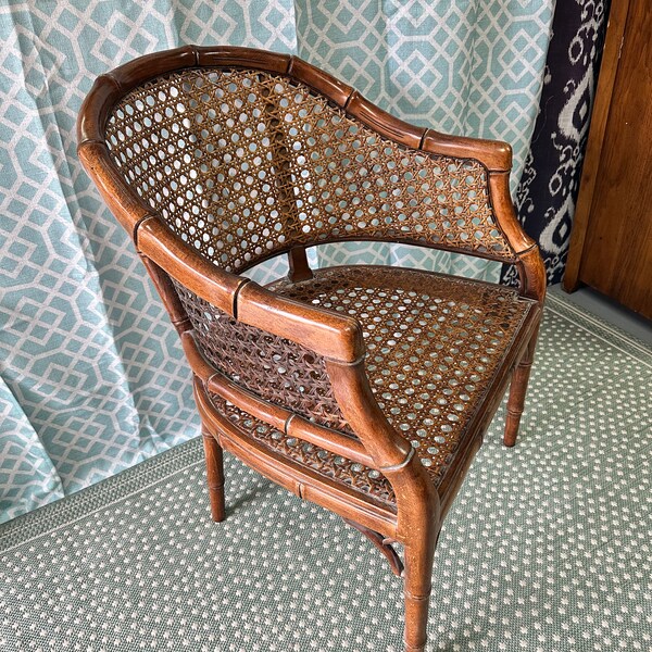 Vintage Chippendale Chinoiserie Faux Bamboo & Cane Barrel Sitting Chair