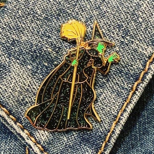 Pin brillante inspirado en la Bruja Malvada de Oz