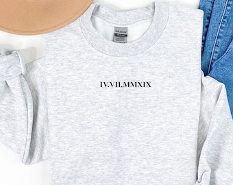 Individuell bestickter römische Zahl Hoodie • Personalisiertes Datum Geschenk