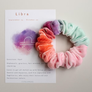 WAAGE Sternzeichen Scrunchie • Handgefärbter Seidensamt • Samt Scrunchie • Astrologie • Geschenke für Sie