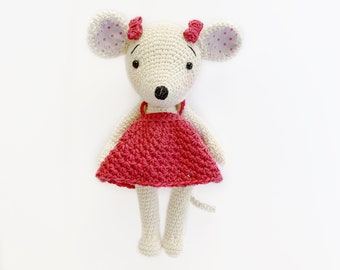 Millie the Mouse PDF amigurumi crochet  PATTERN ONLY in English, Français, Espanol, Deutsch