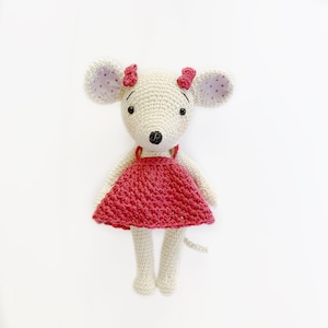 Millie the Mouse PDF amigurumi crochet  PATTERN ONLY in English, Français, Espanol, Deutsch