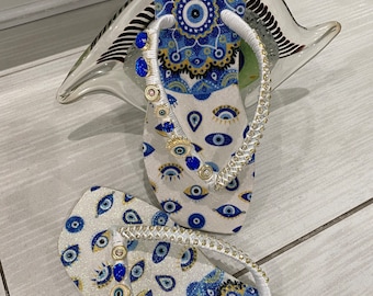 Evil eye flip flops, Havaianas, ojo azul, bridesmaids gift, birthday gifts, bride to be gifts, wedding gifts, protection, Hamza flip flops