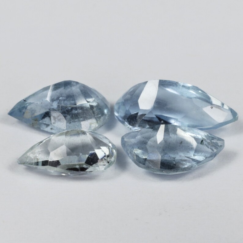 4 Aquamarines 4,50 ct.