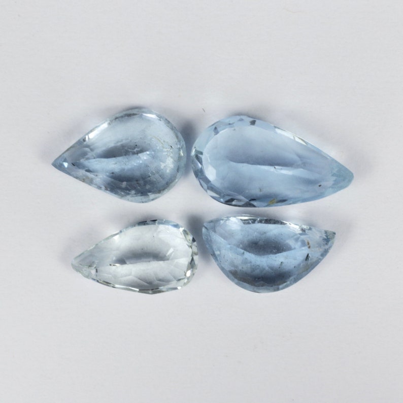 4 Aquamarines 4,50 ct.