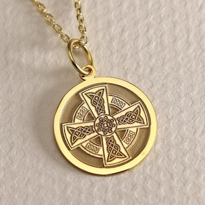 Collar de cruz celta de oro macizo de 14 quilates, colgante de cruz celta personalizado, collar de cruz con nudos de la Trinidad, joyería irlandesa