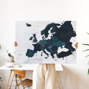 Mappa dell'Europa con puntine da disegno, tela artistica da parete con i luoghi in cui sono stato, grande bacheca da viaggio dettagliata per contrassegnare le città, regalo personalizzato