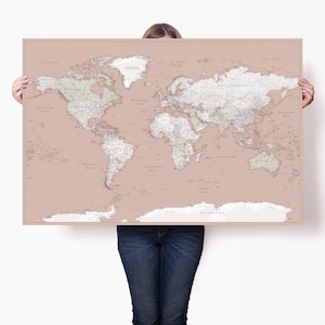 Poster carte du monde rose poudré - impression grande carte murale précise - grande carte de voyage détaillée avec villes - affiche d'art - carte de voyageur personnalisée