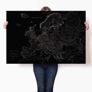Große Europa Karte Poster Schwarz, Geographische Europäische Reise Wand Kunst, aktuelle Karte von Europa Print Dekor mit Städten, personalisierte Geschenkidee