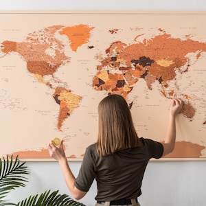Personalisierte Weltkarte auf Leinwand zum Pinnen - Detaillierte Weltkarte Pinnwand Mit Stecknadeln + 100 pins