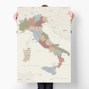 Grote kaart van Italië met regio's, gedetailleerde reiskunst aan de muur met spelden, reizigersprint thuiskantoorinrichting, kaart van Italië met steden en dorpen