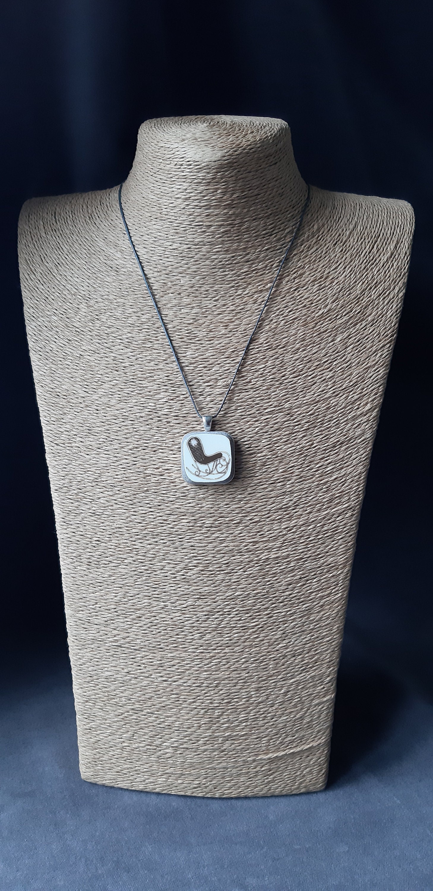 Eric Ravilious Rocking Chair Wedgwood China Pendant - Etsy