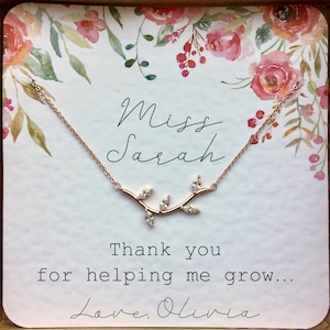 Collier pour gardienne, Cadeau pour enseignante de garderie, Cadeau de Noël pour baby-sitter, Cadeau pour nounou, Bijoux personnalisés, Merci de m'avoir aidé à grandir