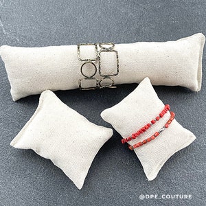 Présentoir coussin support à bijoux et à bracelets en coton à personnaliser avec vos étiquettes de marque image 7