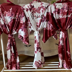 Vestaglie da damigella PEONY, regalo per damigella, proposta di matrimonio, vestaglie floreali, vestaglie per feste nuziali, regalo per donne, regalo di San Valentino per lei