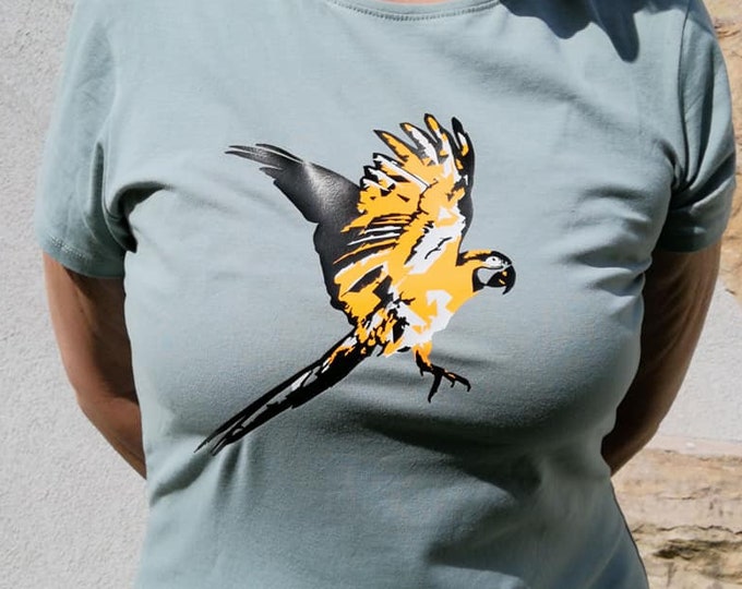 Geo Trash Parrot