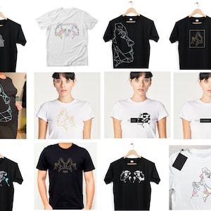 Puede incluir: Una colección de camisetas con varios diseños gráficos. Los diseños incluyen patrones geométricos, caras abstractas y texto. Las camisetas están disponibles en negro y blanco.