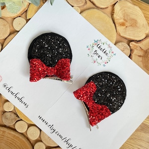 Minnie Mouse ears-Minnie Mouse clips-Minnie Ears -Disney clips-Disney hair clips