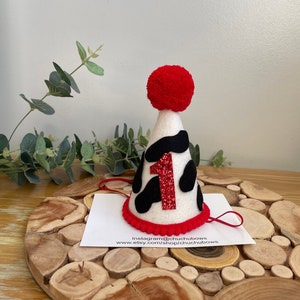 Chapeau imprimé vache d&#39;anniversaire - chapeau sur le thème de la ferme - chapeau d&#39;anniversaire - chapeau fait main - chapeau de fête western