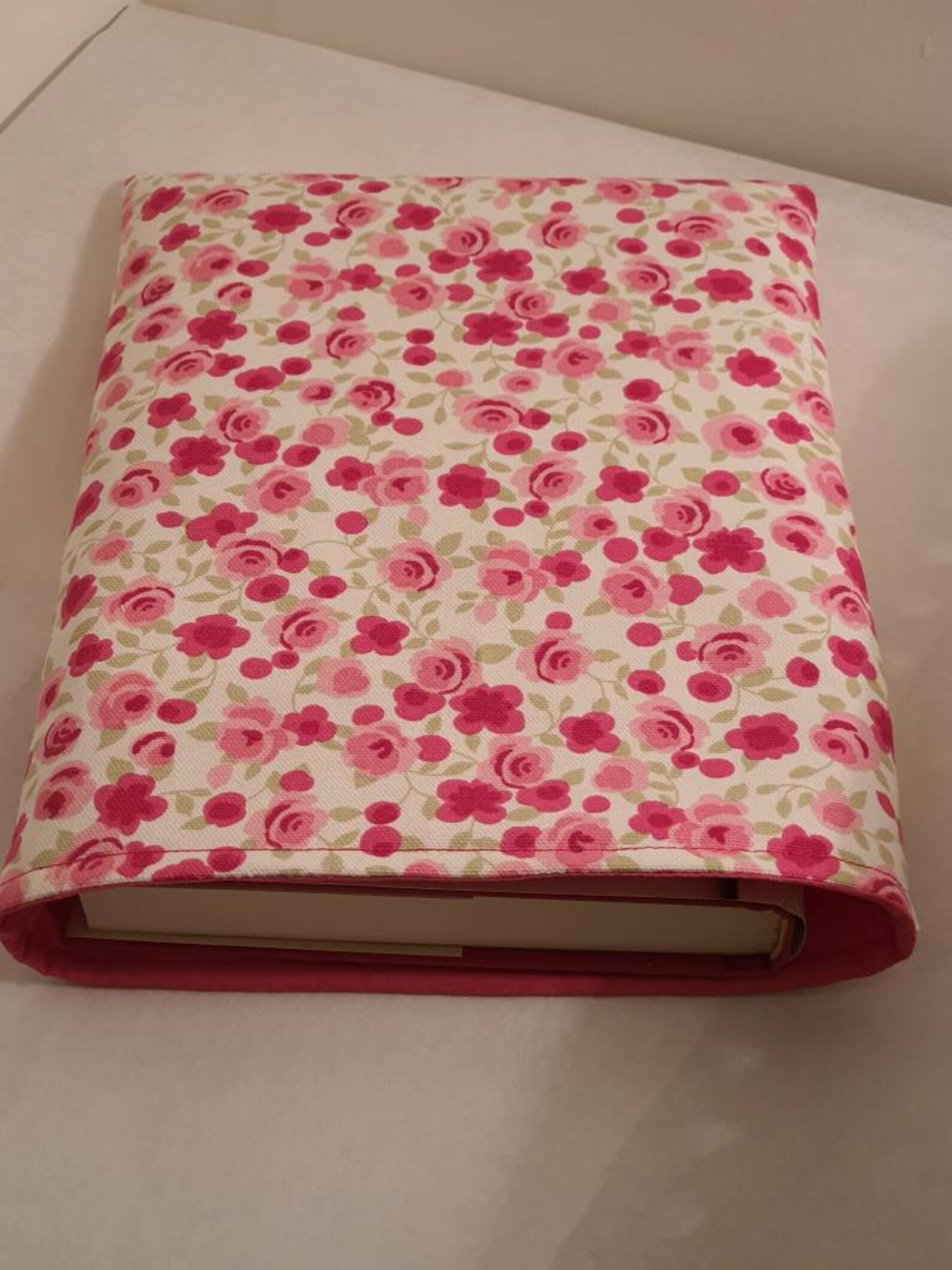 Manga de libro de tela hecha a mano cubierta de libro floral | Etsy