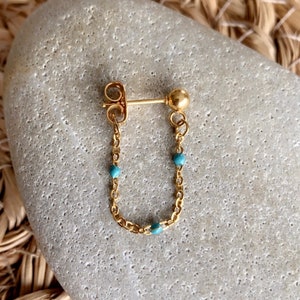 Paire de boucles d'oreille pendantes mini chaine perles émaillées acier inoxydable doré 9 - bleu givré