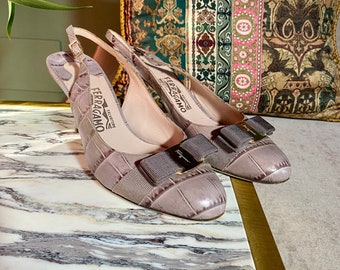 【あおむし】Salvatore Ferragamo☆パンプス 39 あおむし様専用 フェラガモ パンプス あおむし様専用Salvatore