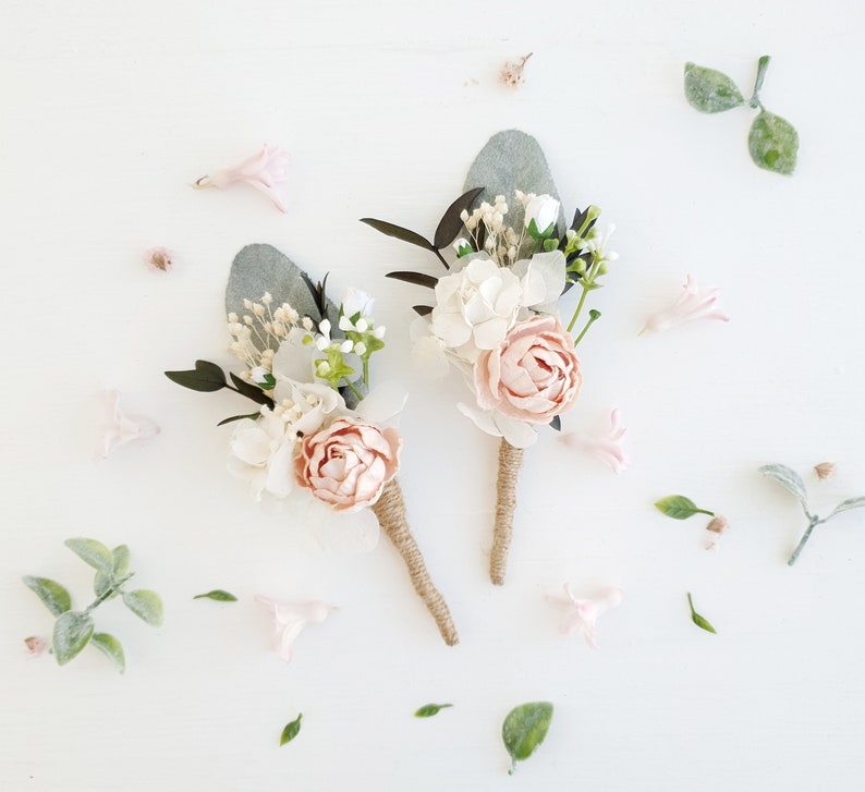Blush pink boutonniere Summer Spring wedding Groomsman boutonniere Blush pink Button hole Woodland wedding Rustic wedding