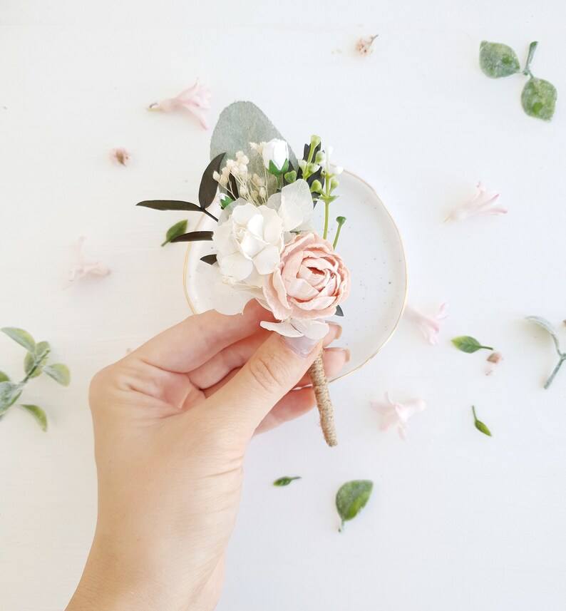 Blush pink boutonniere Summer Spring wedding Groomsman boutonniere Blush pink Button hole Woodland wedding Rustic wedding