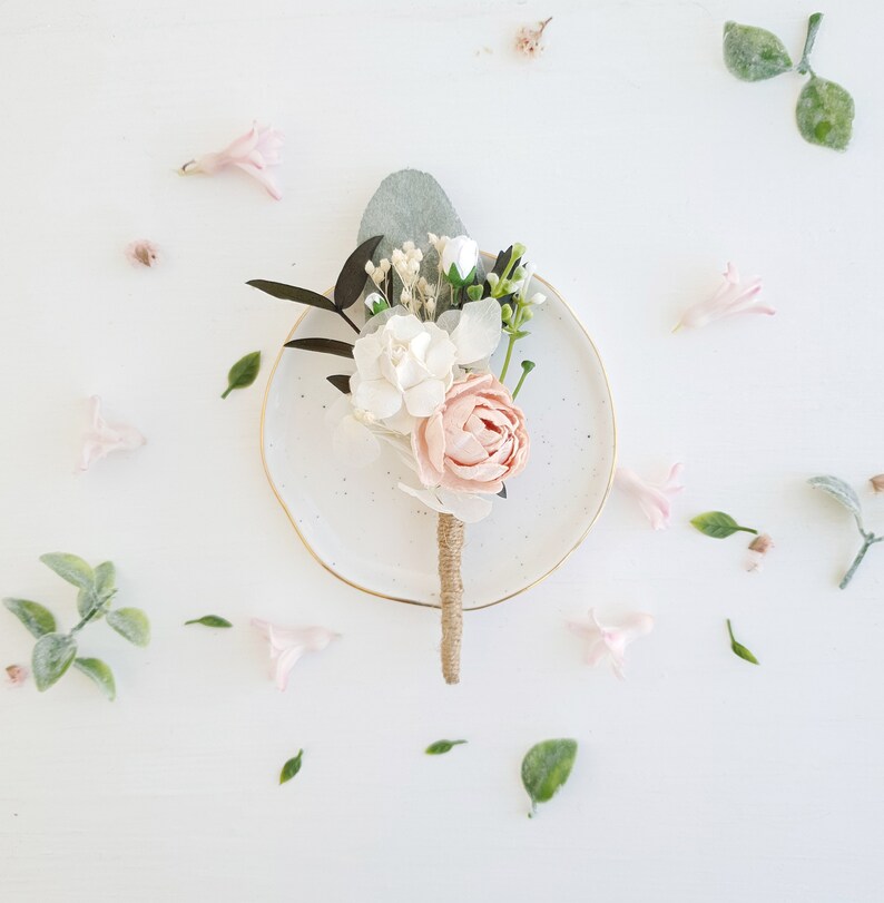 Blush pink boutonniere Summer Spring wedding Groomsman boutonniere Blush pink Button hole Woodland wedding Rustic wedding