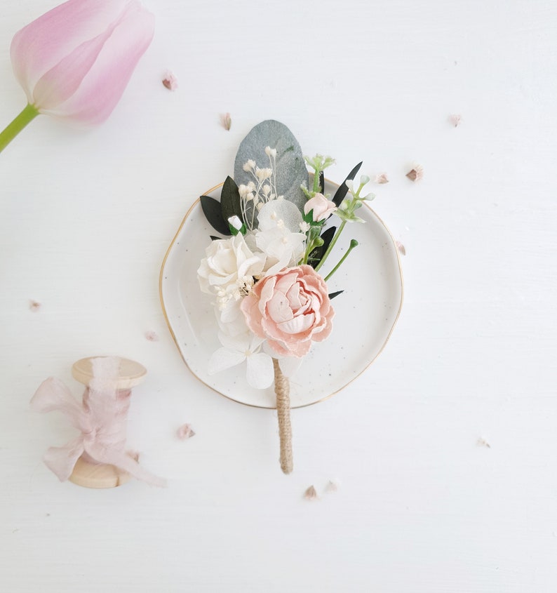Blush pink boutonniere Summer Spring wedding Groomsman boutonniere Blush pink Button hole Woodland wedding Rustic wedding