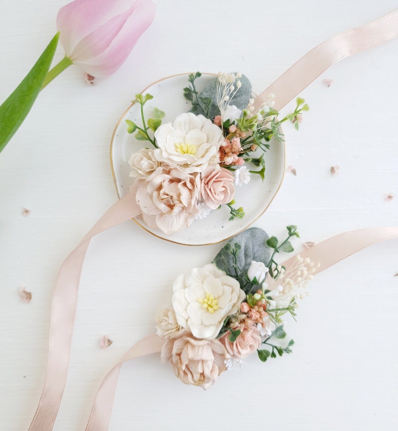 Blush pink boutonniere Summer Spring wedding Groomsman boutonniere Blush pink Button hole Woodland wedding Rustic wedding