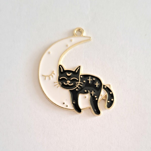 1 breloque pendentif chat noir lune blanche couleurs émaillées contours dorés taille 33 x 28 mm