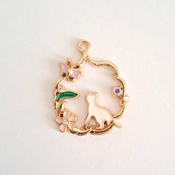 1 breloque pendentif medaillon chat blanc couleurs émaillées contours dorés